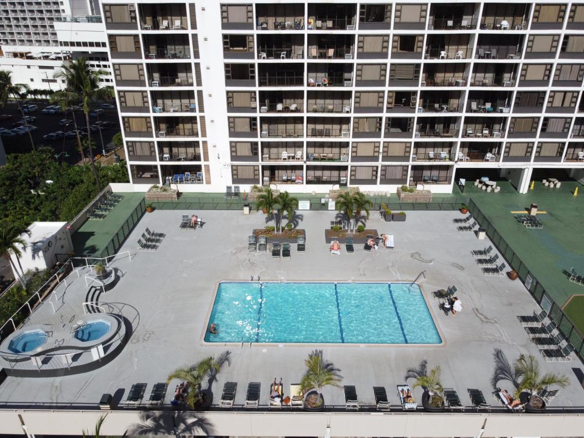 Cozy Waikiki Getaway, Stroll To Beach With Free Parking هونولولو المظهر الخارجي الصورة
