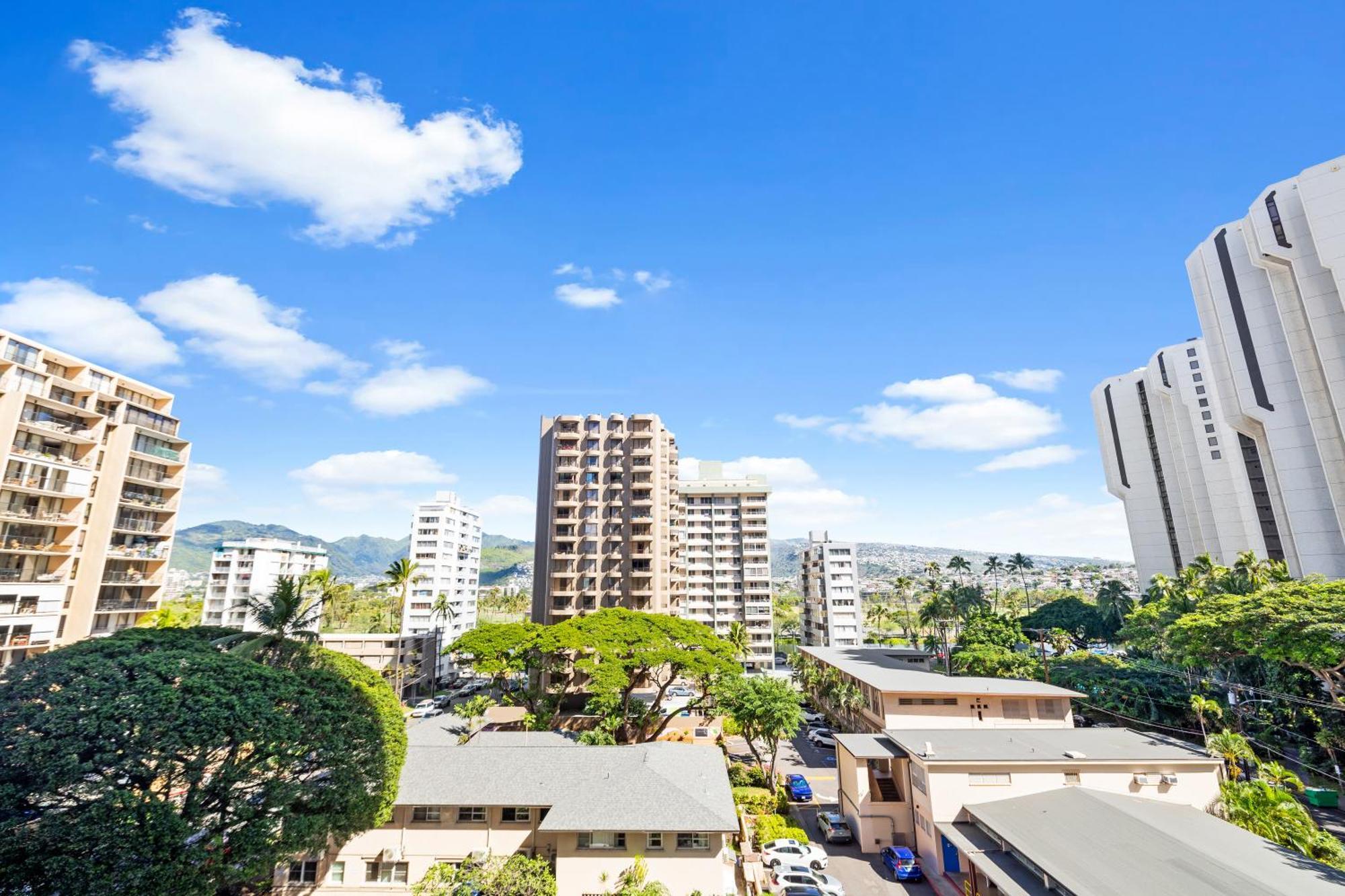Cozy Waikiki Getaway, Stroll To Beach With Free Parking هونولولو المظهر الخارجي الصورة