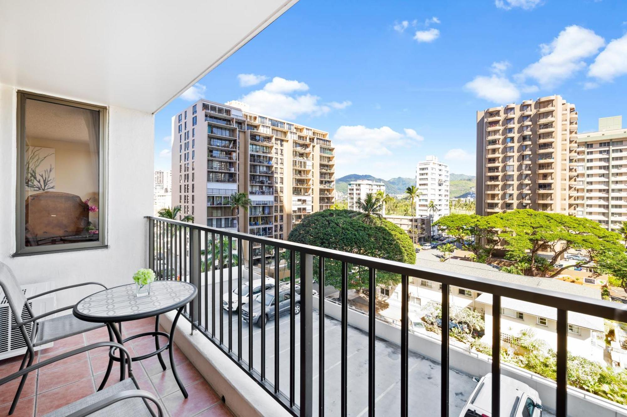 Cozy Waikiki Getaway, Stroll To Beach With Free Parking هونولولو المظهر الخارجي الصورة