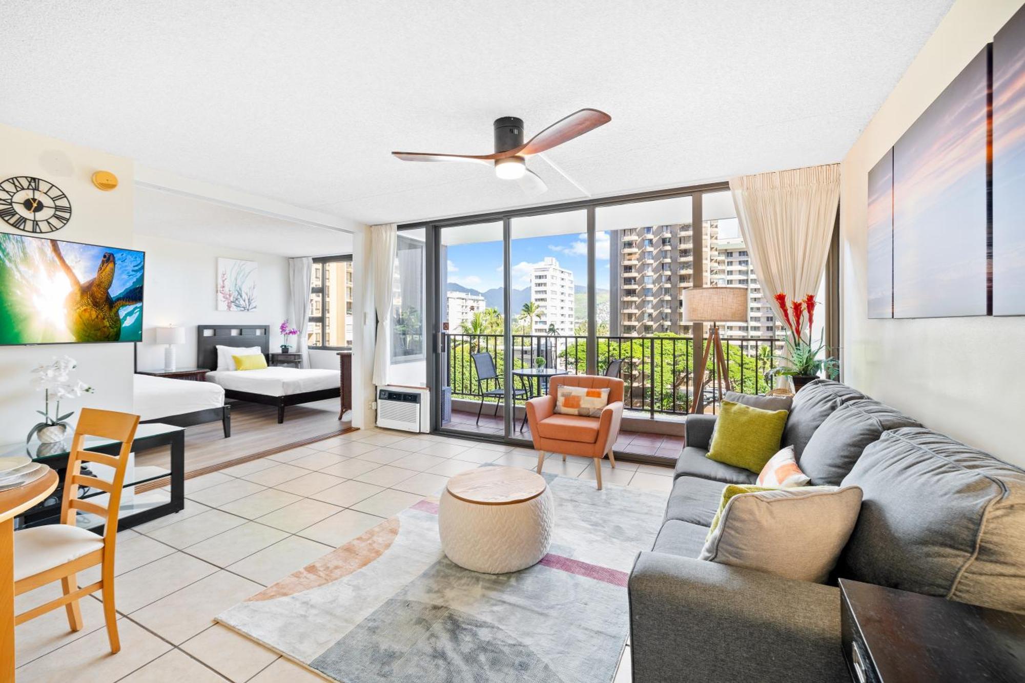 Cozy Waikiki Getaway, Stroll To Beach With Free Parking هونولولو المظهر الخارجي الصورة