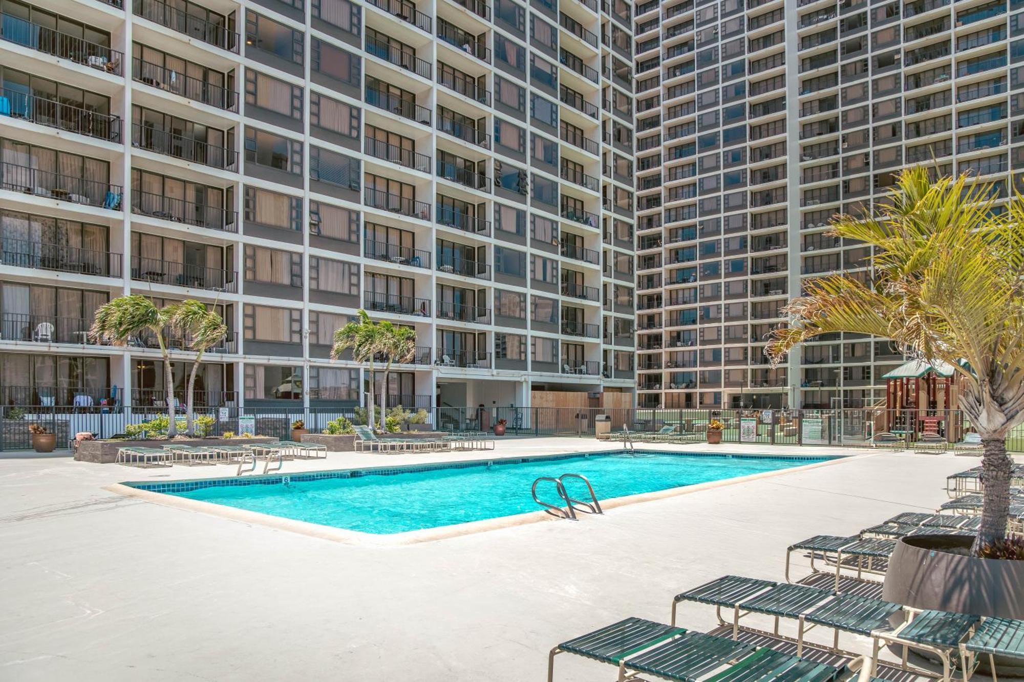 Cozy Waikiki Getaway, Stroll To Beach With Free Parking هونولولو المظهر الخارجي الصورة