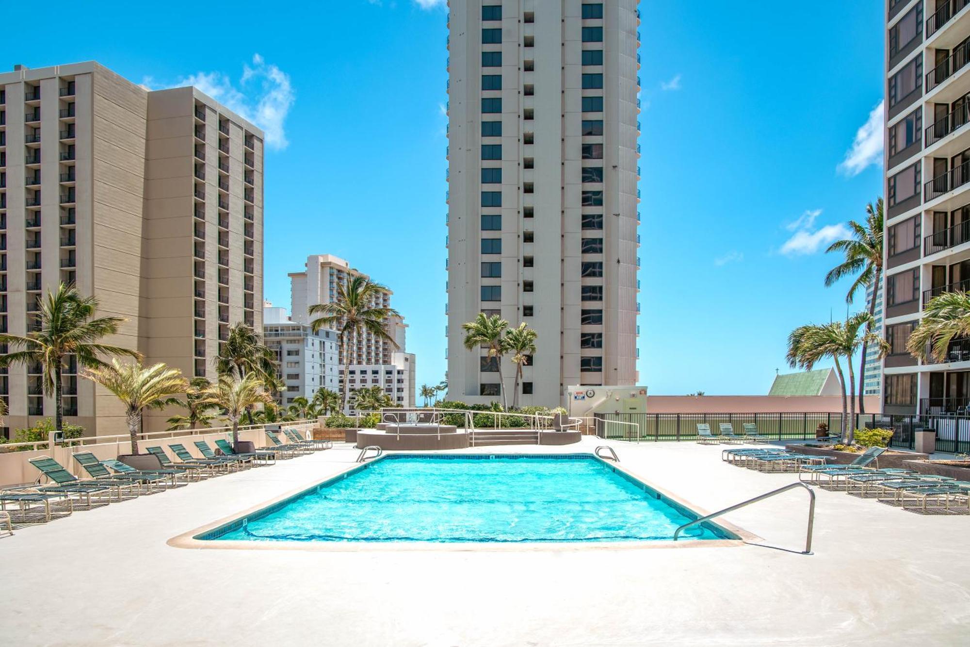 Cozy Waikiki Getaway, Stroll To Beach With Free Parking هونولولو المظهر الخارجي الصورة