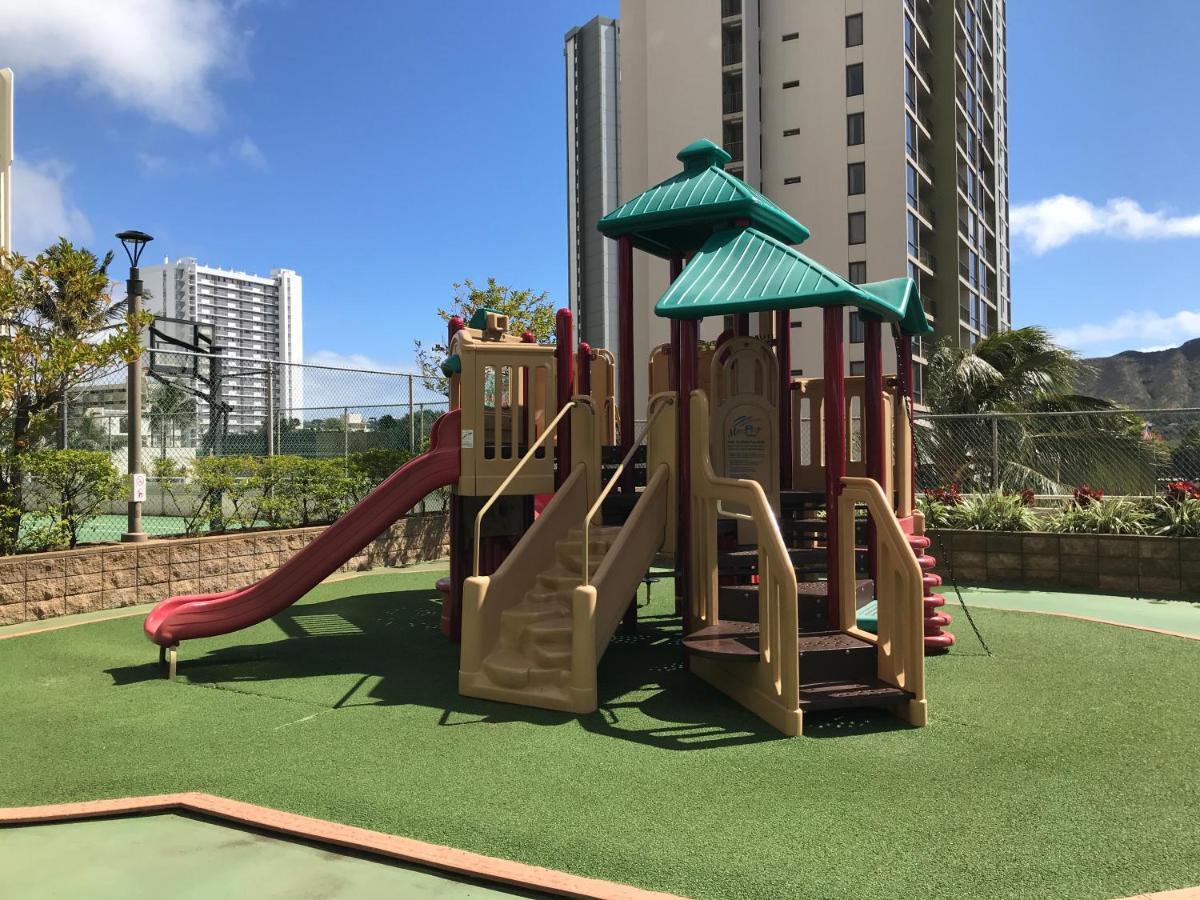 Cozy Waikiki Getaway, Stroll To Beach With Free Parking هونولولو المظهر الخارجي الصورة