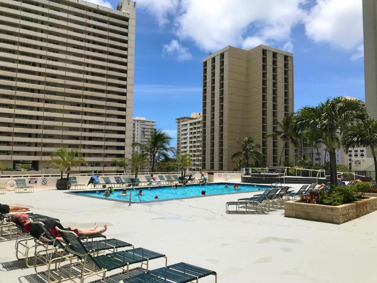 Cozy Waikiki Getaway, Stroll To Beach With Free Parking هونولولو المظهر الخارجي الصورة